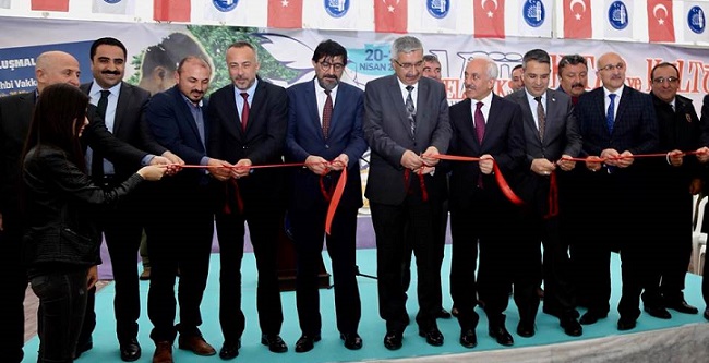 KİTAP VE KÜLTÜR GÜNLERİ FUARI AÇILDI