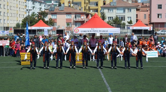 ÇOCUK OYUNLARI ŞENLİĞİ BAŞLADI
