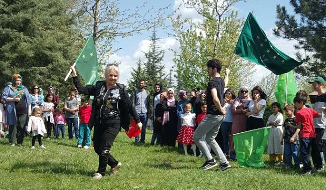 ÇERKEZLER PİKNİKTE BİR ARAYA GELDİ