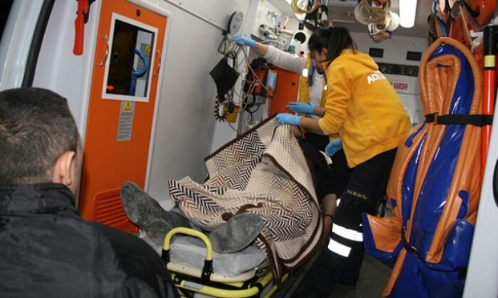 YAŞLI ADAM EŞEKTEN DÜŞEREK YARALANDI