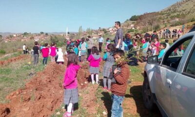 ÖĞRENCİLER ŞEHİTLER İÇİN FİDAN DİKTİ