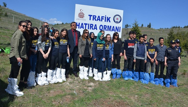 TRAFİK HATIRA ORMANINA FİDAN DİKTİLER