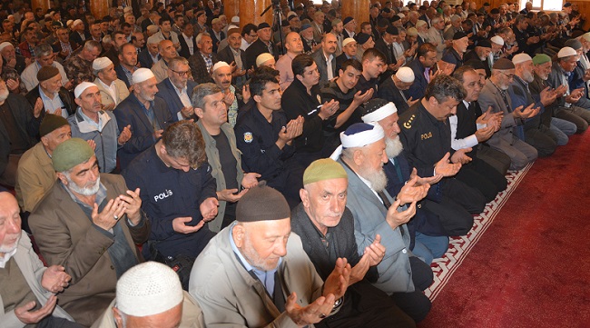 ŞEHİT POLİSLER İÇİN MEVLİT OKUTULDU