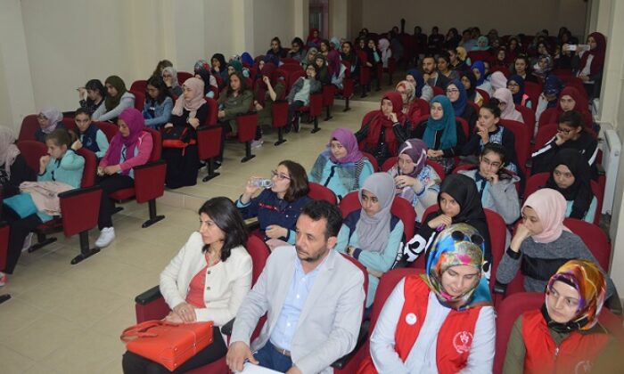 GENÇLİK MERKEZİNDEN ANLAMLI PROGRAM