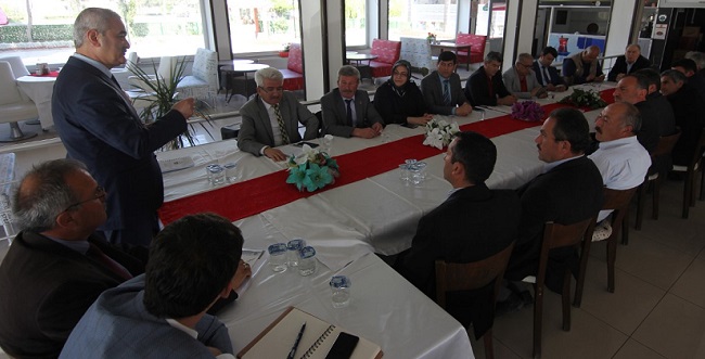 BAŞKAN KARATAŞ MUHTARLARI BİLGİLENDİRDİ