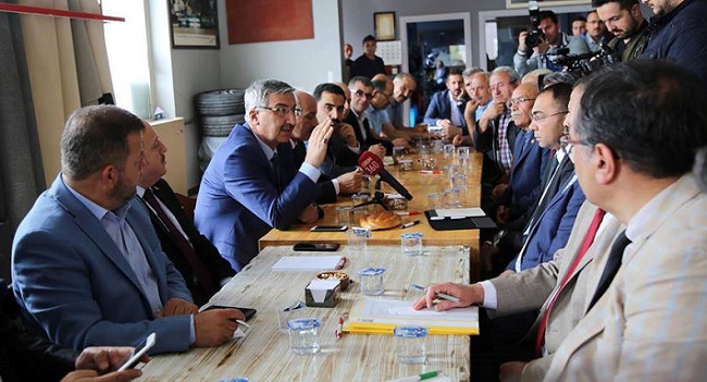 VALİ ESNAFA DEVLET DESTEĞİNİ ANLATTI