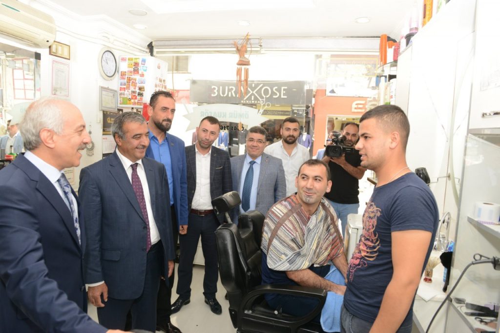 BAŞKAN GÜL ESNAFI ZİYARET ETTİ