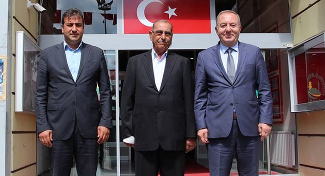 HAYIRSEVER İŞADAMINDAN ŞAHİNER’E ZİYARET