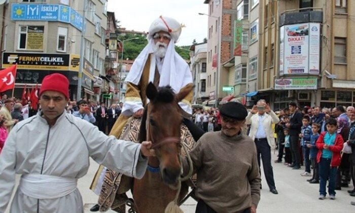 DUALARLA İSTANBUL’A FETHE UĞURLANDI