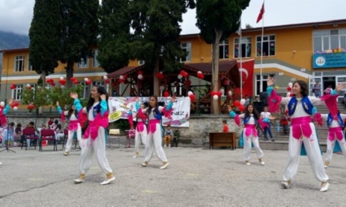 KIR ÇİÇEKLERİ KARGI’DA BULUŞTU