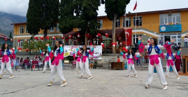 KIR ÇİÇEKLERİ KARGI’DA BULUŞTU