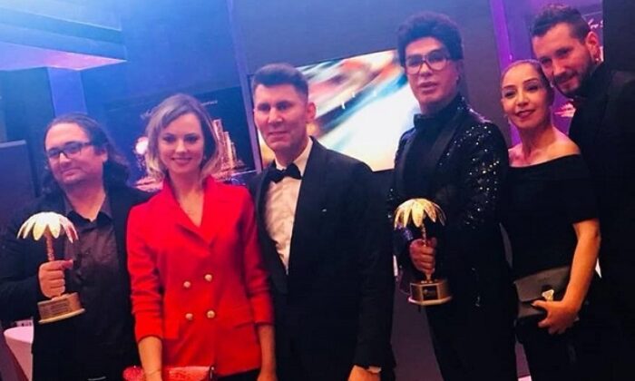 ARIKOĞLU’NA ALTIN PALMİYE ÖDÜLÜ