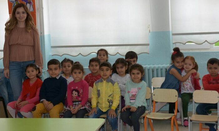 KÜÇÜK KÜBİK RESSAMLARDAN SERGİ