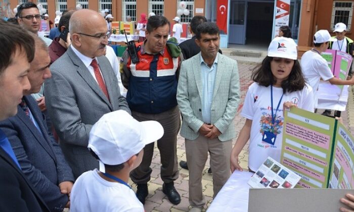 KINIK’TA İLK TÜBİTAK BİLİM FUARI AÇILDI