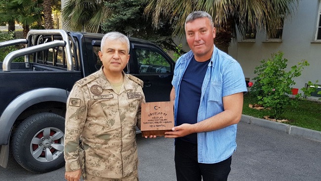 MEHMETÇİKLERE OĞUZLAR CEVİZİ İKRAMI