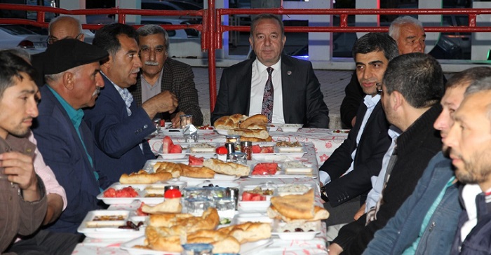 İFTAR ÇADIRINDA BULUŞTULAR