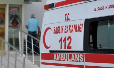 KOLUNU EVİN CAMINA KESTİRDİ