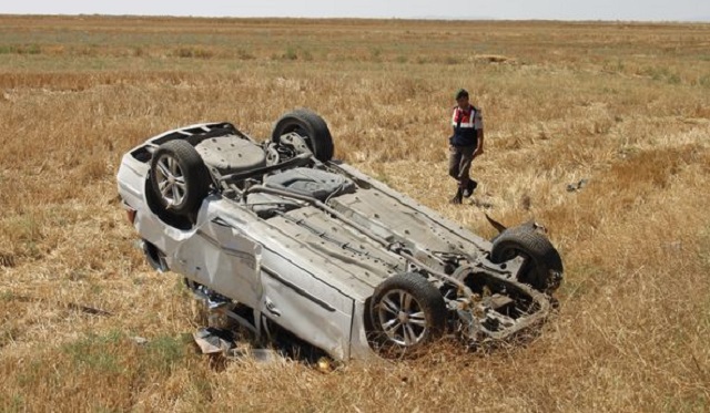 OTOMOBİL ŞARAMPOLE DEVRİLDİ: 1 YARALI