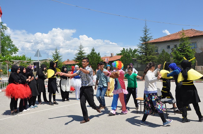 ENGELLİ ÖĞRENCİLERE ANLAMLI DESTEK