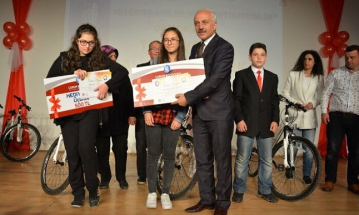 RESİM YARIŞMASINDA ÖDÜLLER VERİLDİ