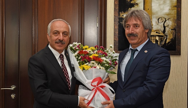 VAKIFLARDAN BAŞKAN GÜL’E ZİYARET