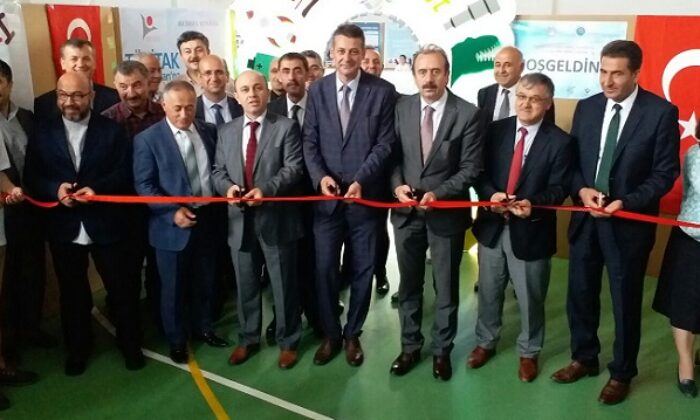 ÖĞRENCİLERİN BİLİM FUARI AÇILDI