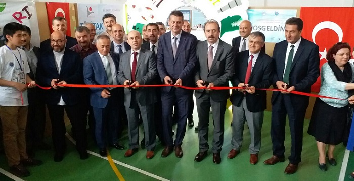 ÖĞRENCİLERİN BİLİM FUARI AÇILDI