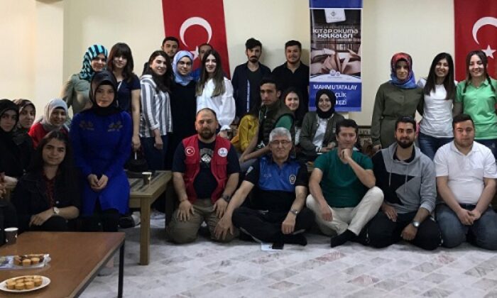 GENÇLER POLİSLİK MESLEĞİNİ TANIDI