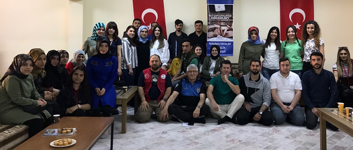 GENÇLER POLİSLİK MESLEĞİNİ TANIDI