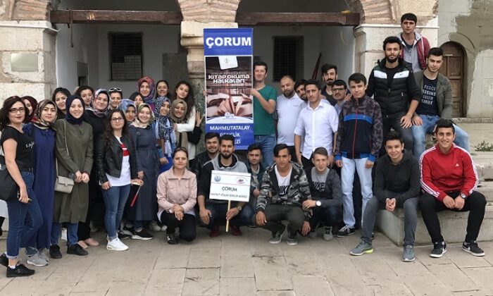 ELVAN ÇELEBİ’DE MESNEVİ OKUMALARI