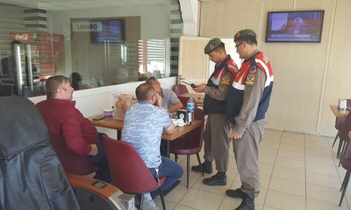 JANDARMA HUZUR İÇİN SAHAYA ÇIKTI