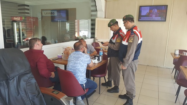 JANDARMA HUZUR İÇİN SAHAYA ÇIKTI