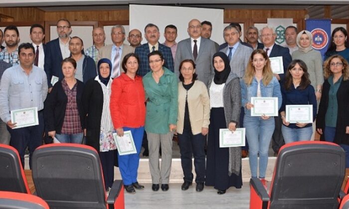 27 EĞİTİMCİYE BELGELERİ VERİLDİ