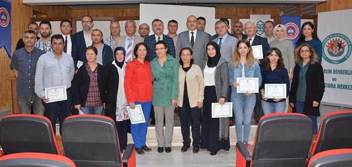 27 EĞİTİMCİYE BELGELERİ VERİLDİ