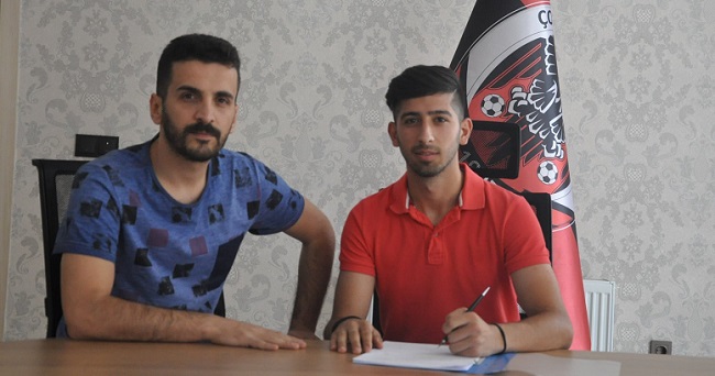 2 FUTBOLCU 4 YILLIK İMZA ATTI