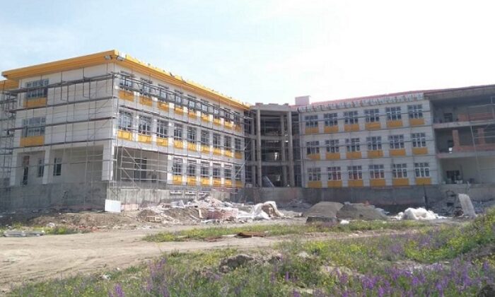 11 OKULUN İNŞAATI DEVAM EDİYOR