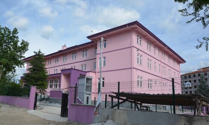 GENÇLERİMİZE YATIRIM YAPIYORUZ