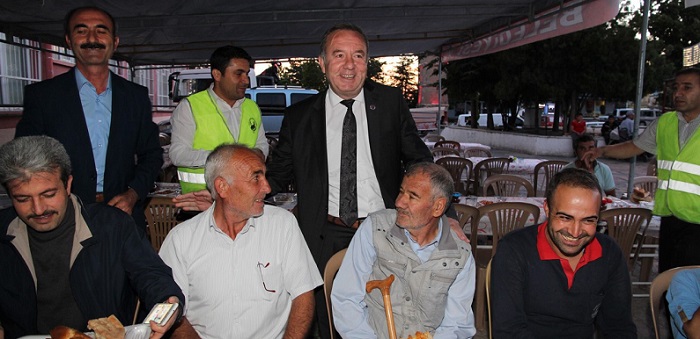 BELEDİYE PERSONELİ İFTARDA BULUŞTU
