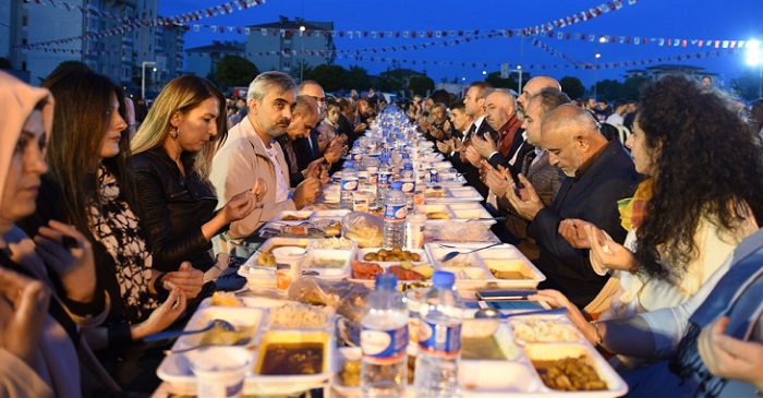 AKKENT MUHABBET SOFRASINDA BULUŞTU