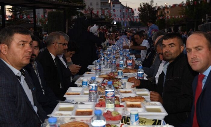GÜLABİBEY MAHALLESİNDE İFTAR COŞKUSU