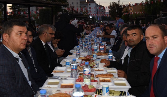 GÜLABİBEY MAHALLESİNDE İFTAR COŞKUSU
