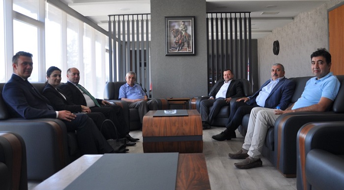 İŞ DÜNYASININ HER ZAMAN YANINDAYIZ