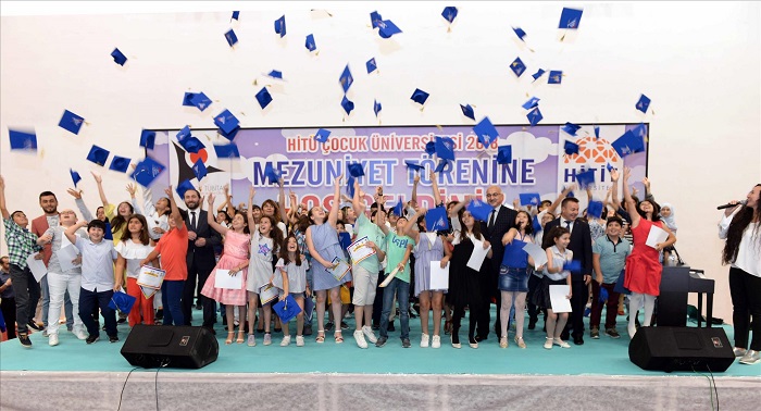 ÇOCUK ÜNİVERSİTESİNDEN MEZUN OLDULAR