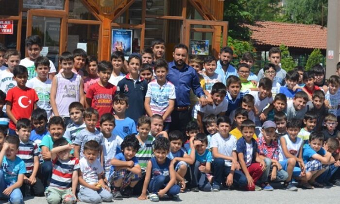 İYC ÇOCUK SESLERİ İLE ŞENLENDİ