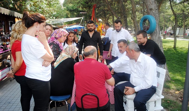 SANAT SOKAĞINDA DERT DİNLEDİ