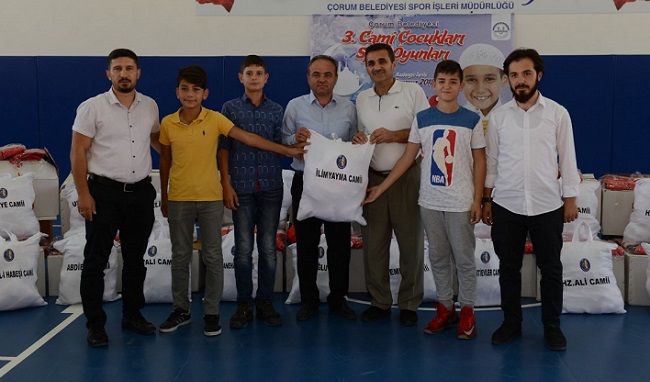SPOR OYUNLARINDA MALZEMELER DAĞITILDI