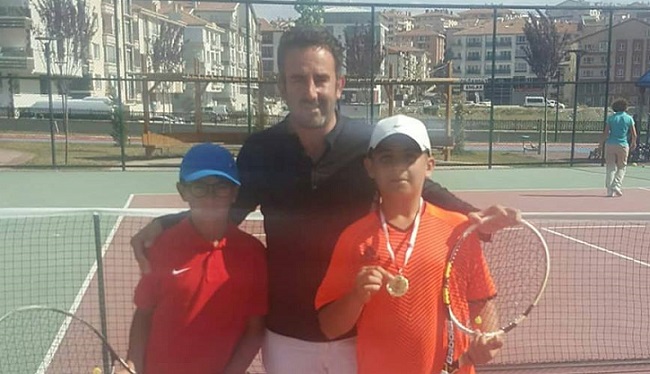 TENİS TURNUVASINDA ÇORUM’A MADALYA