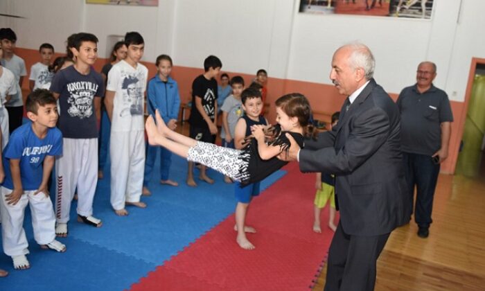 SPOR OKULLARINA SÜRPRİZ ZİYARET
