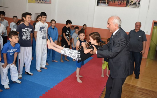 SPOR OKULLARINA SÜRPRİZ ZİYARET