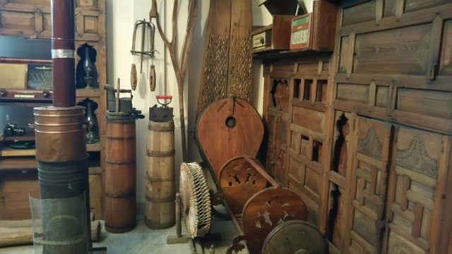 ESKİ EŞYALARI TOPLAMAK HOBİSİ